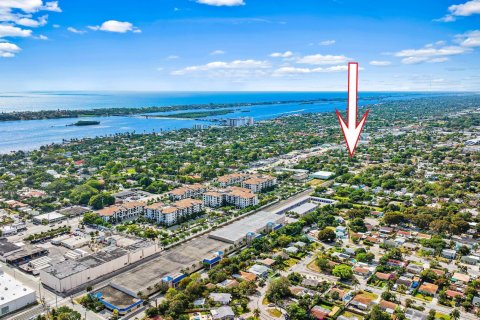 Propiedad comercial en venta en West Palm Beach, Florida, 158.31 m2 № 1099837 - foto 4