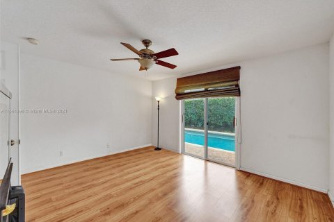 Casa en venta en Coconut Creek, Florida, 4 dormitorios, 196.02 m2 № 1099792 - foto 16