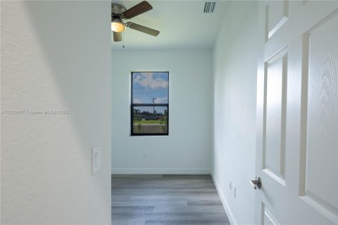 Villa ou maison à vendre à Lehigh Acres, Floride: 3 chambres, 151.24 m2 № 121979 - photo 25