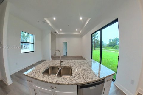 Casa en venta en Lehigh Acres, Florida, 3 dormitorios, 136.47 m2 № 121977 - foto 3