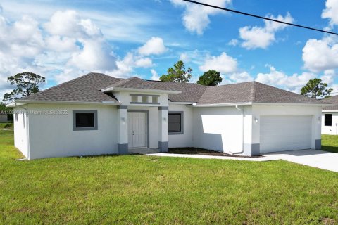 Villa ou maison à vendre à Lehigh Acres, Floride: 3 chambres, 136.47 m2 № 121977 - photo 1