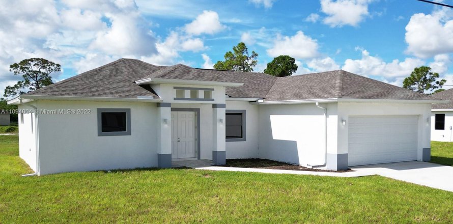 House in Lehigh Acres, Florida 3 bedrooms, 136.47 sq.m. № 121977