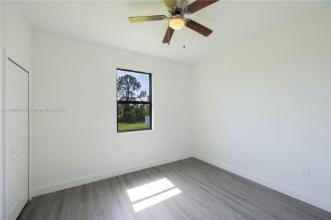 House in Lehigh Acres, Florida 3 bedrooms, 136.47 sq.m. № 121977 - photo 22