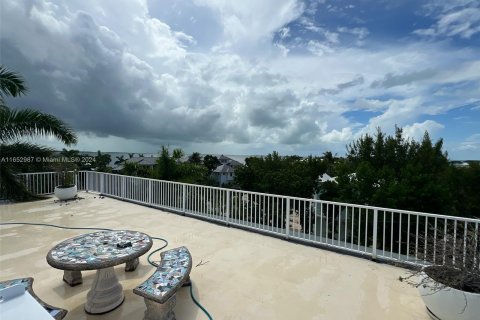 House in Islamorada, Village of Islands, Florida 4 bedrooms, 364.55 sq.m. № 1348131 - photo 20