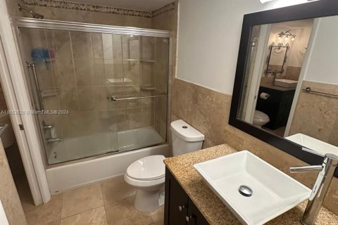 Copropriété à vendre à Hallandale Beach, Floride: 1 chambre, 80.82 m2 № 1348283 - photo 16