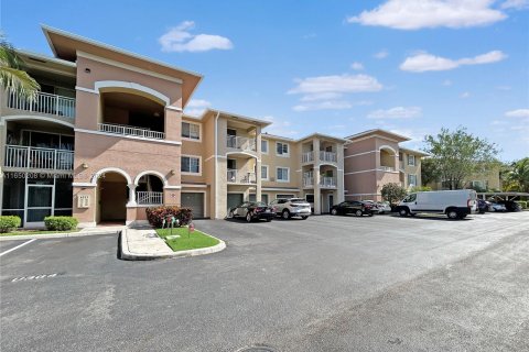 Condo in West Palm Beach, Florida, 2 bedrooms  № 1348084 - photo 2