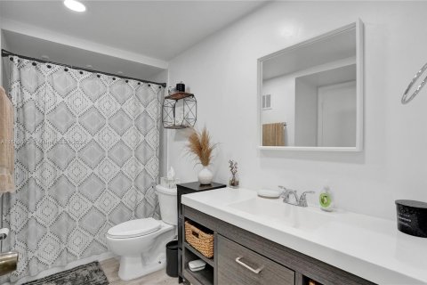 Condo in Weston, Florida, 2 bedrooms  № 1348234 - photo 20