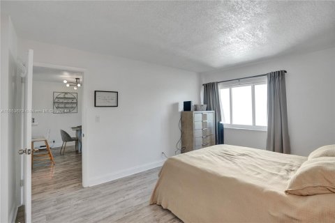 Condo in Weston, Florida, 2 bedrooms  № 1348234 - photo 18