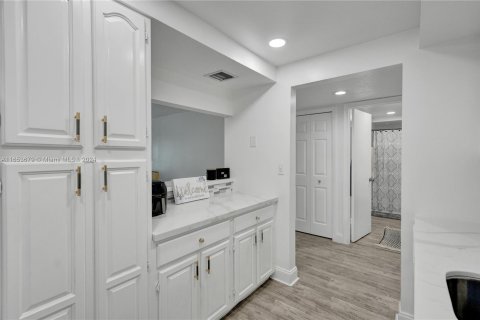 Copropriété à vendre à Weston, Floride: 2 chambres, 102.75 m2 № 1348234 - photo 5