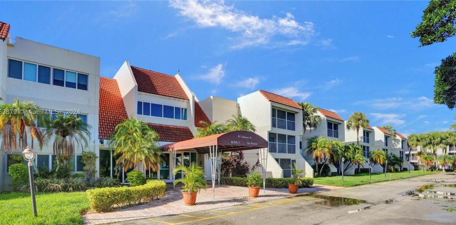 Condo in Weston, Florida, 2 bedrooms  № 1348234