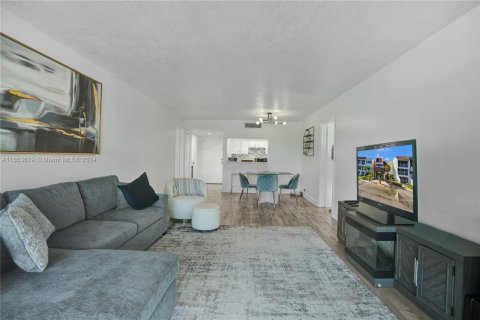 Copropriété à vendre à Weston, Floride: 2 chambres, 102.75 m2 № 1348234 - photo 10