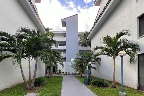 Copropriété à vendre à Miami, Floride: 2 chambres, 76.92 m2 № 1348047 - photo 2