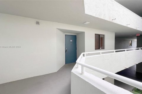 Copropriété à vendre à Miami, Floride: 2 chambres, 76.92 m2 № 1348047 - photo 24