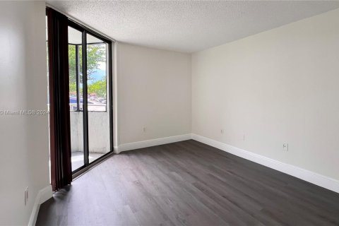 Copropriété à vendre à Miami, Floride: 2 chambres, 76.92 m2 № 1348047 - photo 12