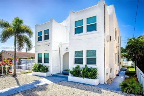 Immobilier commercial à vendre à Hollywood, Floride: 328.5 m2 № 1132435 - photo 3