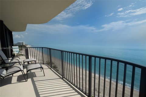 Condo in Tequesta, Florida, 3 bedrooms  № 1329989 - photo 16