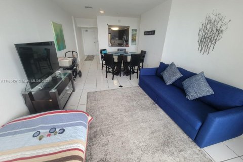 Condo in Miami Beach, Florida, 2 bedrooms  № 853831 - photo 4