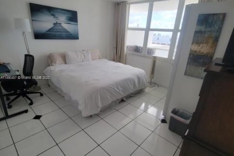 Condo in Miami Beach, Florida, 2 bedrooms  № 853831 - photo 18