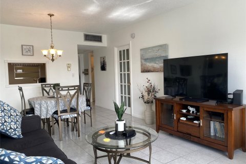 Condominio en venta en Lauderhill, Florida, 1 dormitorio, 71.07 m2 № 945546 - foto 26