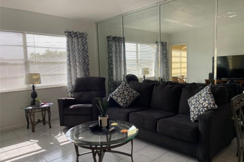 Condominio en venta en Lauderhill, Florida, 1 dormitorio, 71.07 m2 № 945546 - foto 28