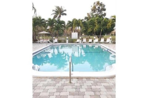 Condominio en venta en Lauderhill, Florida, 1 dormitorio, 71.07 m2 № 945546 - foto 2