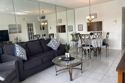 Condominio en venta en Lauderhill, Florida, 1 dormitorio, 71.07 m2 № 945546 - foto 27