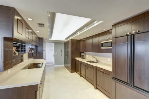 Condominio en venta en Miami, Florida, 3 dormitorios, 242.85 m2 № 1268699 - foto 17