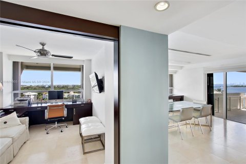 Condominio en venta en Miami, Florida, 3 dormitorios, 242.85 m2 № 1268699 - foto 22