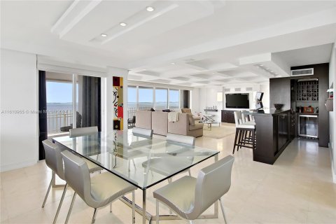 Copropriété à vendre à Miami, Floride: 3 chambres, 242.85 m2 № 1268699 - photo 2