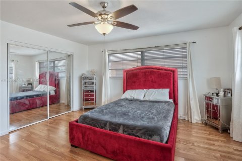 Condominio en venta en Hallandale Beach, Florida, 2 dormitorios, 108.51 m2 № 677445 - foto 19