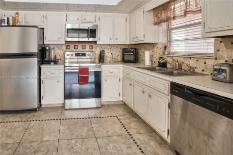 Condominio en venta en Hallandale Beach, Florida, 2 dormitorios, 108.51 m2 № 677445 - foto 7