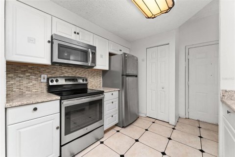 Condo in Orlando, Florida, 1 bedroom  № 1264006 - photo 13