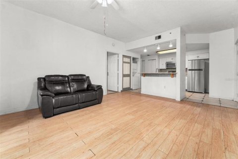 Condo in Orlando, Florida, 1 bedroom  № 1264006 - photo 8