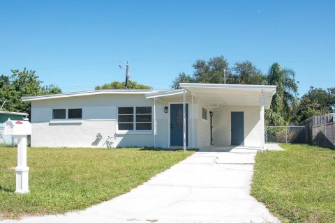 Casa en venta en New Port Richey, Florida, 3 dormitorios, 79.9 m2 № 1407597 - foto 1