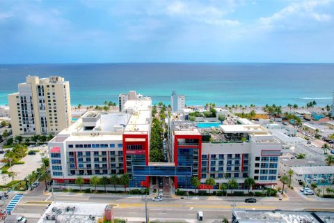 Condominio en venta en Hollywood, Florida, 34 m2 № 939051 - foto 4