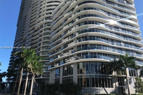 Condo in Miami, Florida, 2 bedrooms  № 1370395 - photo 2