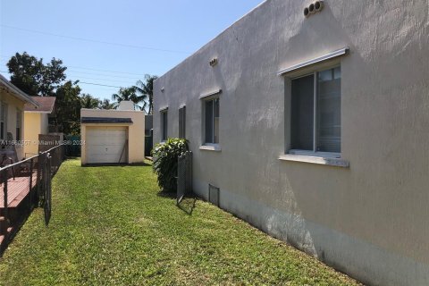 Villa ou maison à louer à Miami, Floride: 4 chambres, 152.64 m2 № 1370396 - photo 3