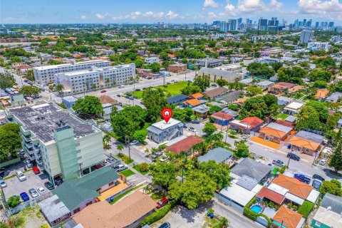 Propiedad comercial en venta en Miami, Florida, 337.05 m2 № 1370394 - foto 26