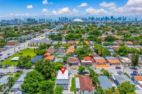 Propiedad comercial en venta en Miami, Florida, 337.05 m2 № 1370394 - foto 28