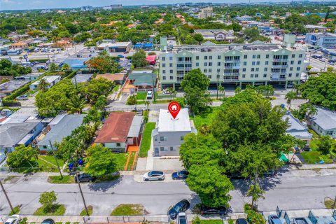 Propiedad comercial en venta en Miami, Florida, 337.05 m2 № 1370394 - foto 24