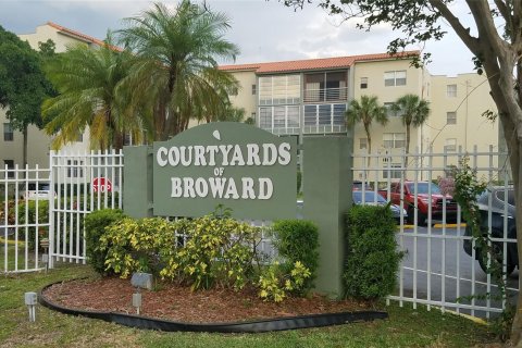 Купить кондоминиум в Норт-Лодердейл, Флорида 2 спальни, 92.9м2, № 1155428 - фото 23