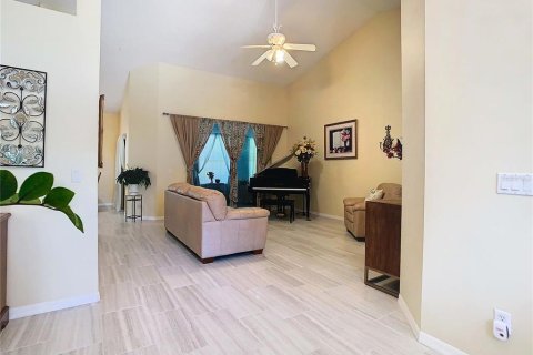 Casa en venta en Dade City, Florida, 4 dormitorios, 234.3 m2 № 1356161 - foto 8