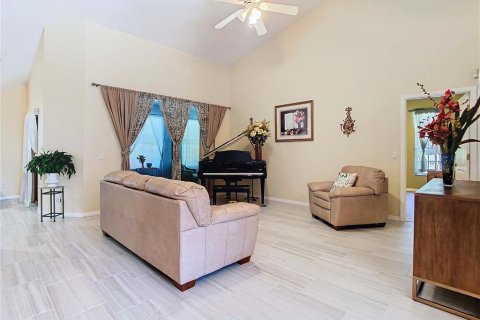 Casa en venta en Dade City, Florida, 4 dormitorios, 234.3 m2 № 1356161 - foto 9