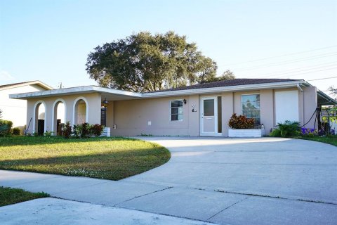 Villa ou maison à vendre à North Port, Floride: 2 chambres, 82.13 m2 № 1356159 - photo 1