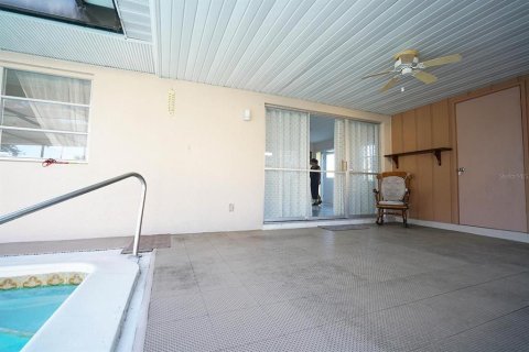 Villa ou maison à vendre à North Port, Floride: 2 chambres, 82.13 m2 № 1356159 - photo 5