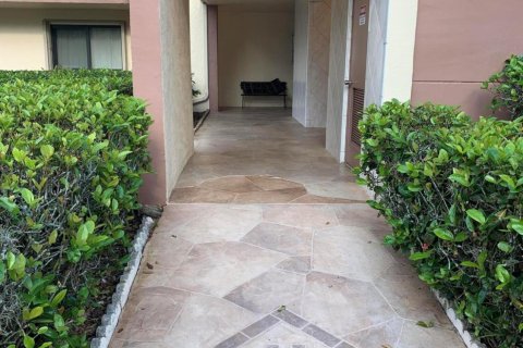 Condo in Tamarac, Florida, 2 bedrooms  № 1189664 - photo 24