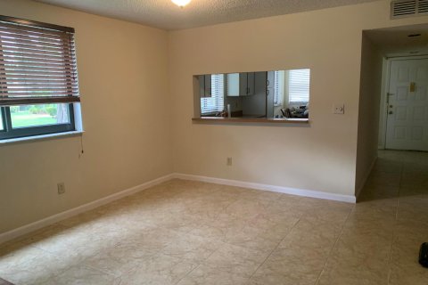 Condo in Tamarac, Florida, 2 bedrooms  № 1189664 - photo 7