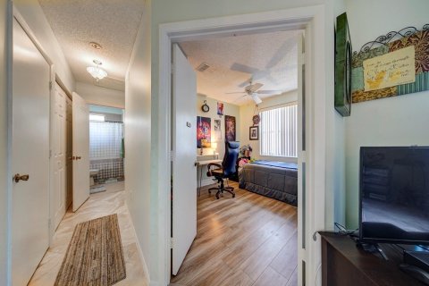 Condo in Coconut Creek, Florida, 3 bedrooms  № 1011513 - photo 14