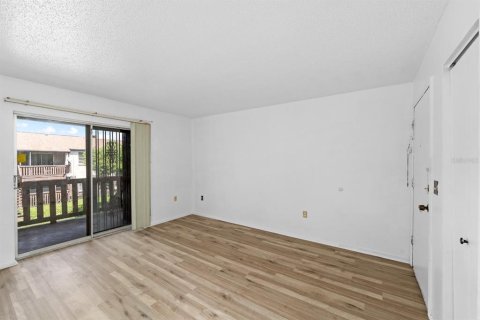 Condo in Tampa, Florida, 1 bedroom  № 1342372 - photo 7