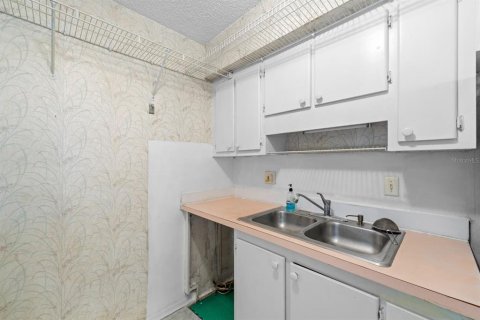 Condo in Tampa, Florida, 1 bedroom  № 1342372 - photo 11